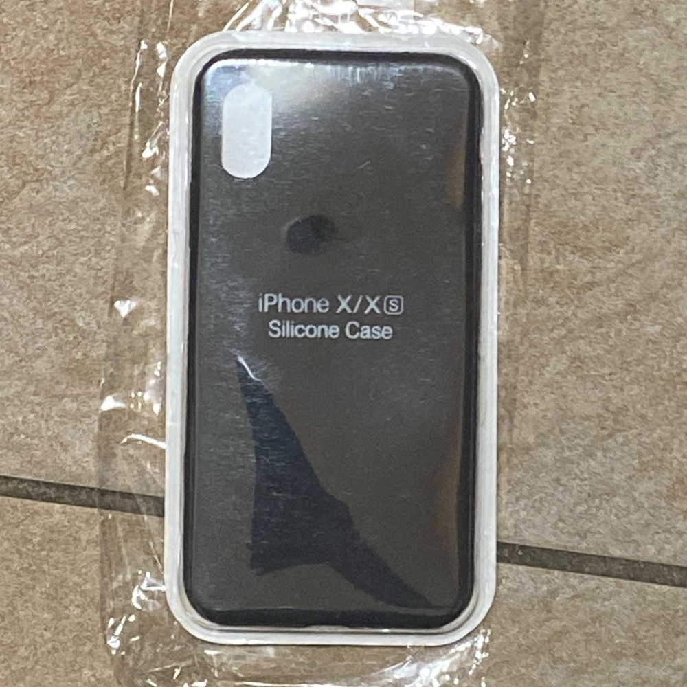 apple iphone X/Xs silicone case in BLACK